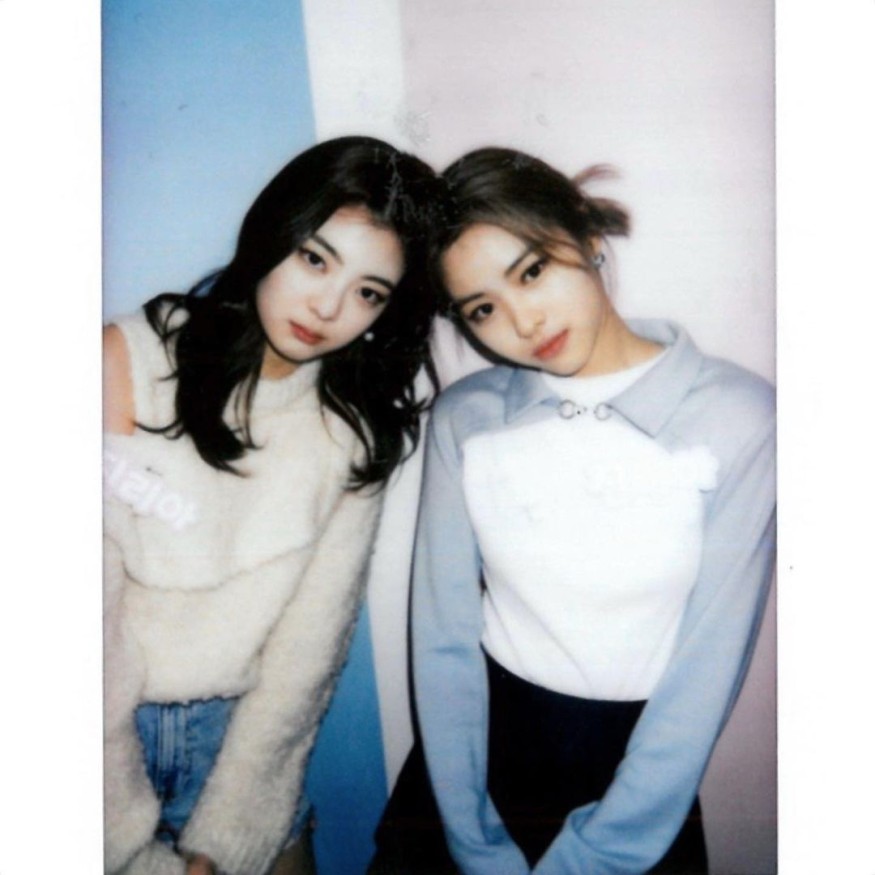 ITZY Ryujin X Chaeryeong, 01s combination, 2000s feel