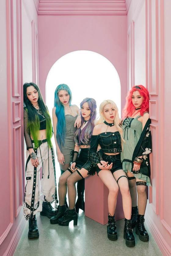'K-Girl Band' Rolling Quartz exceeds 70,000 YouTube subscribers