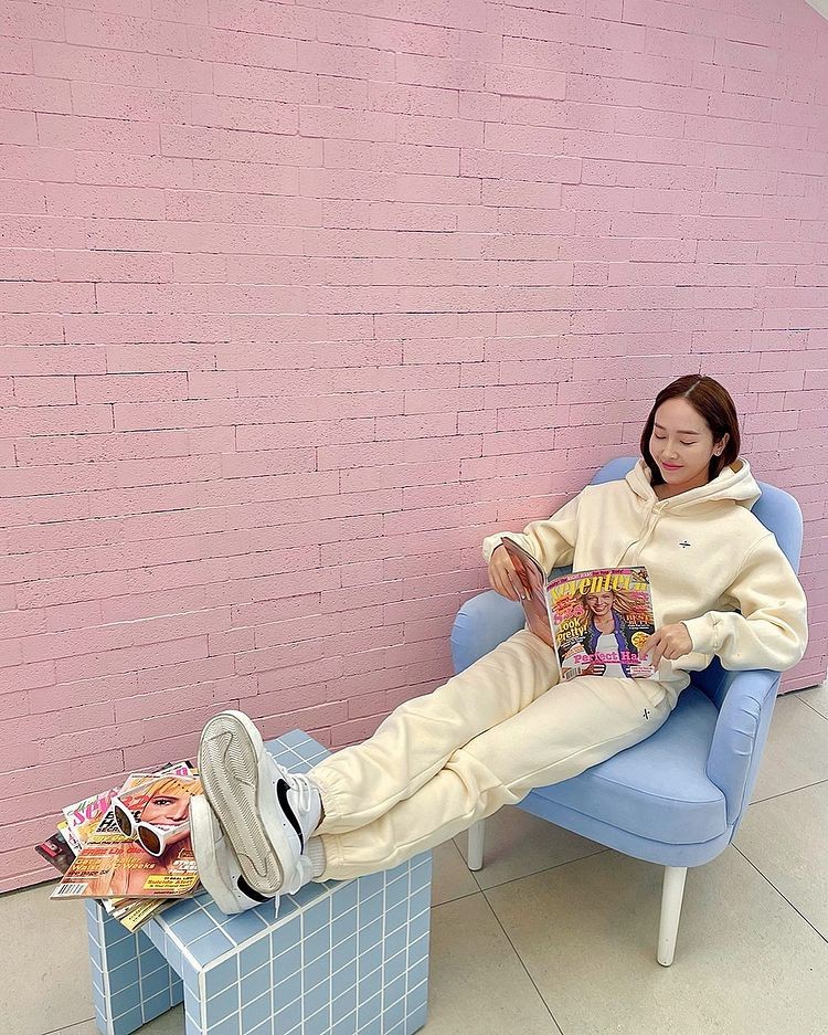 Jessica, so pretty even wearing sportswear