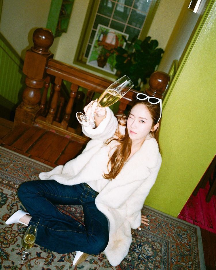 Jessica, so pretty even wearing sportswear