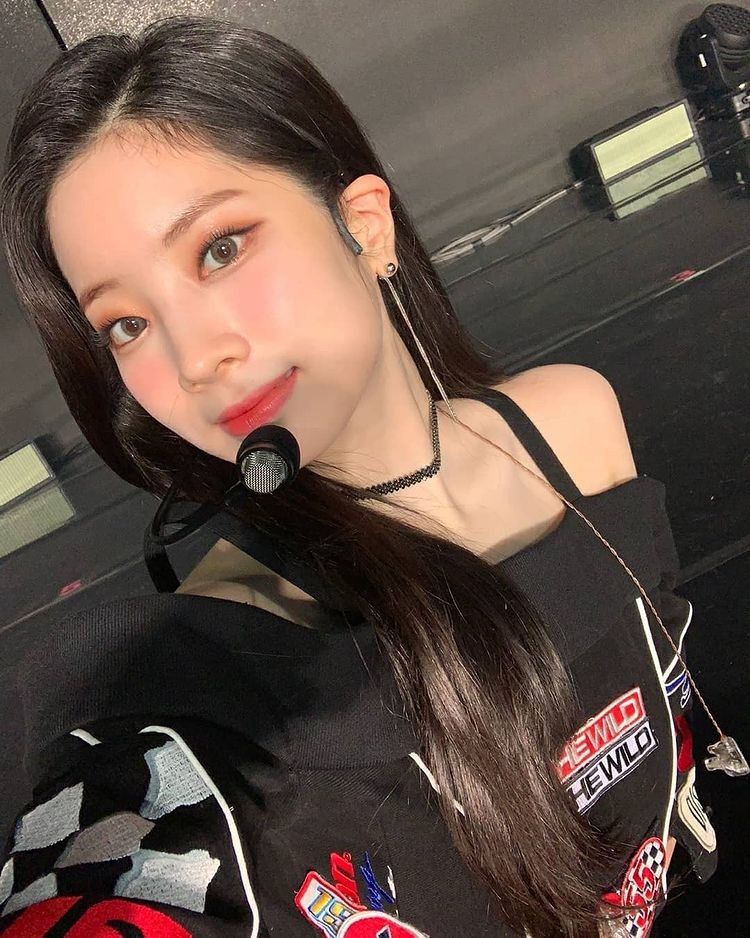 Twice Dahyun in fishnet stockings, sexy beauty