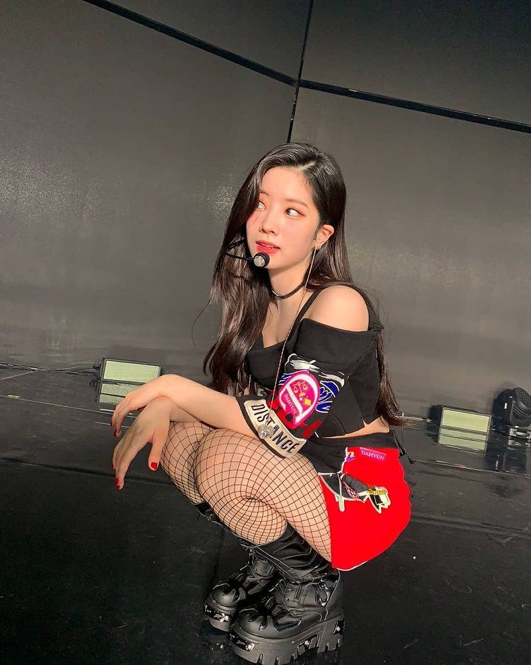 Twice Dahyun in fishnet stockings, sexy beauty