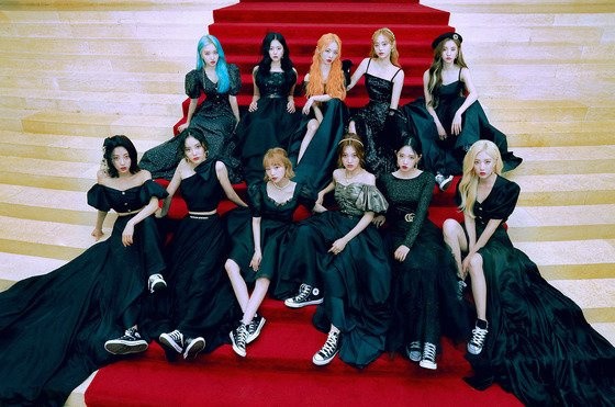 LOONA appeared on the popular American radio 'Zach Sang Show'