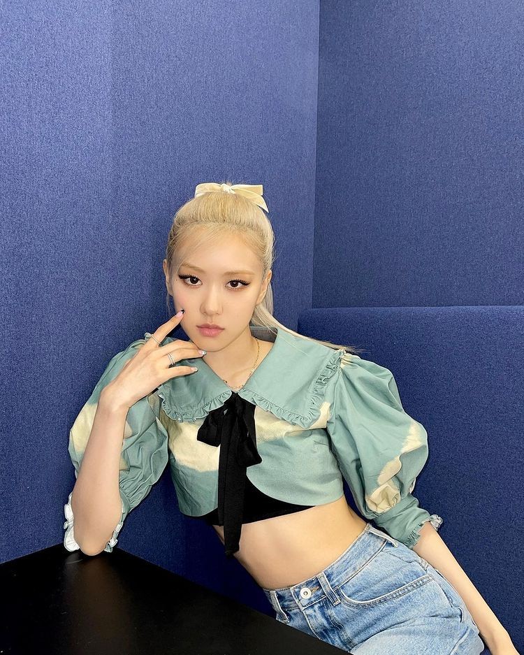 ROSÉ, 'On The Ground' dance performance video released