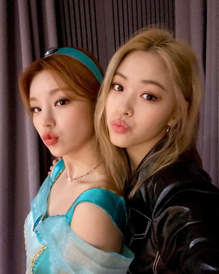 ITZY 'WANNABE' MV surpasses 300 million views on YouTube... Self Top Hits
