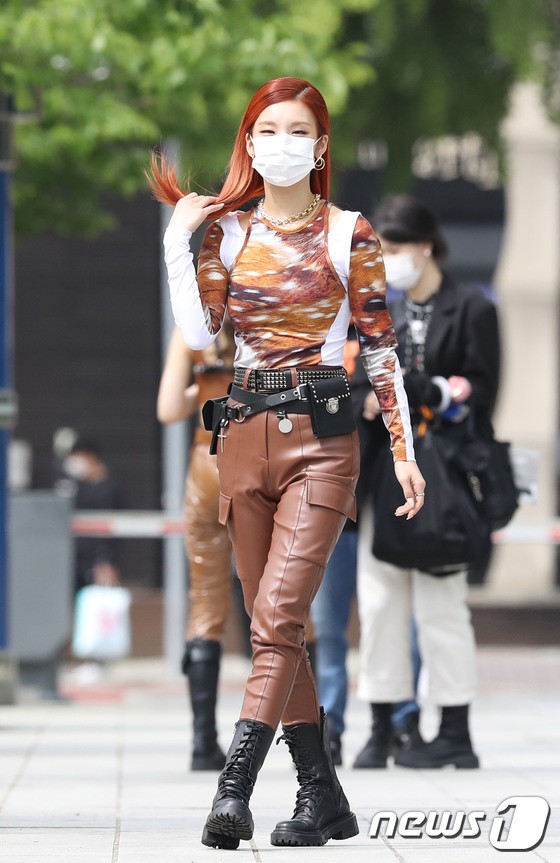 ITZY, sexy 'leather fashion'