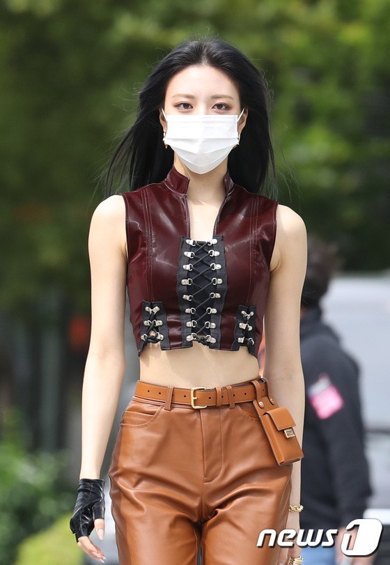 ITZY, sexy 'leather fashion'