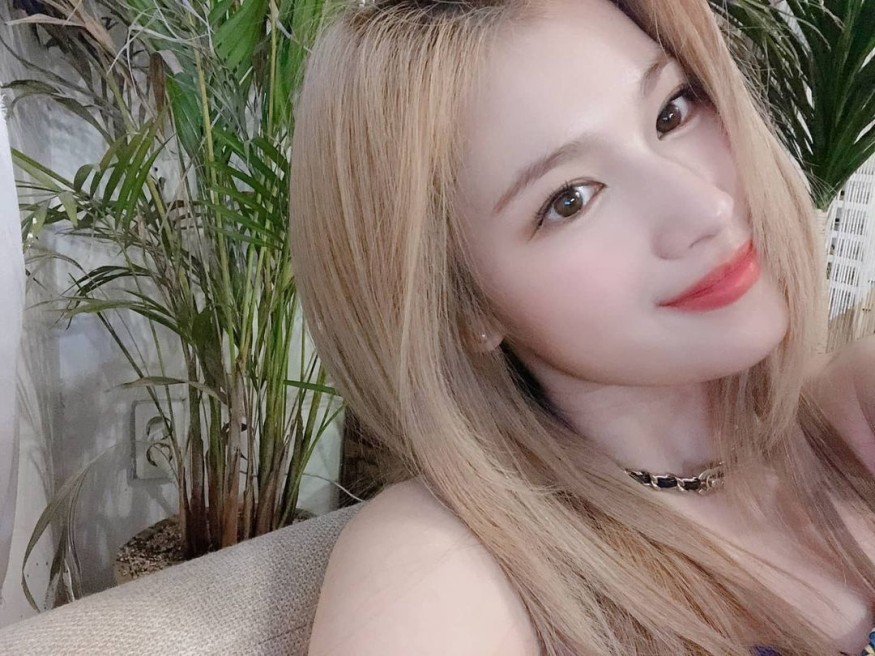 TWICE gets drunk on summer song 'Alcohol-Free'... Some of the seductive choreography revealed