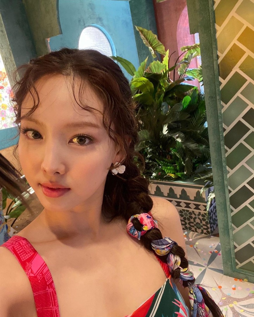 TWICE gets drunk on summer song 'Alcohol-Free'... Some of the seductive choreography revealed