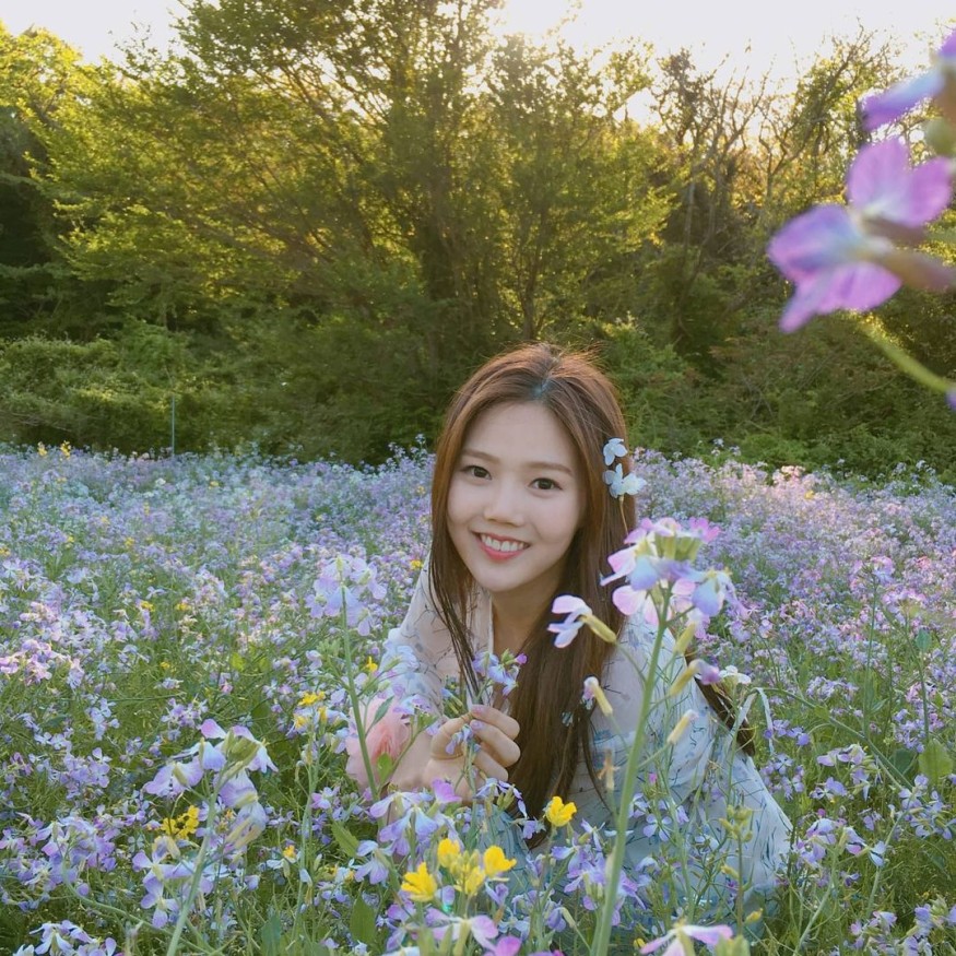 OH MY GIRL Hyojung, fairy visual like Tinkerbell