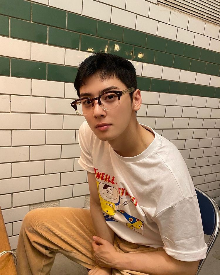 Cha Eun-woo, you look good with short hair