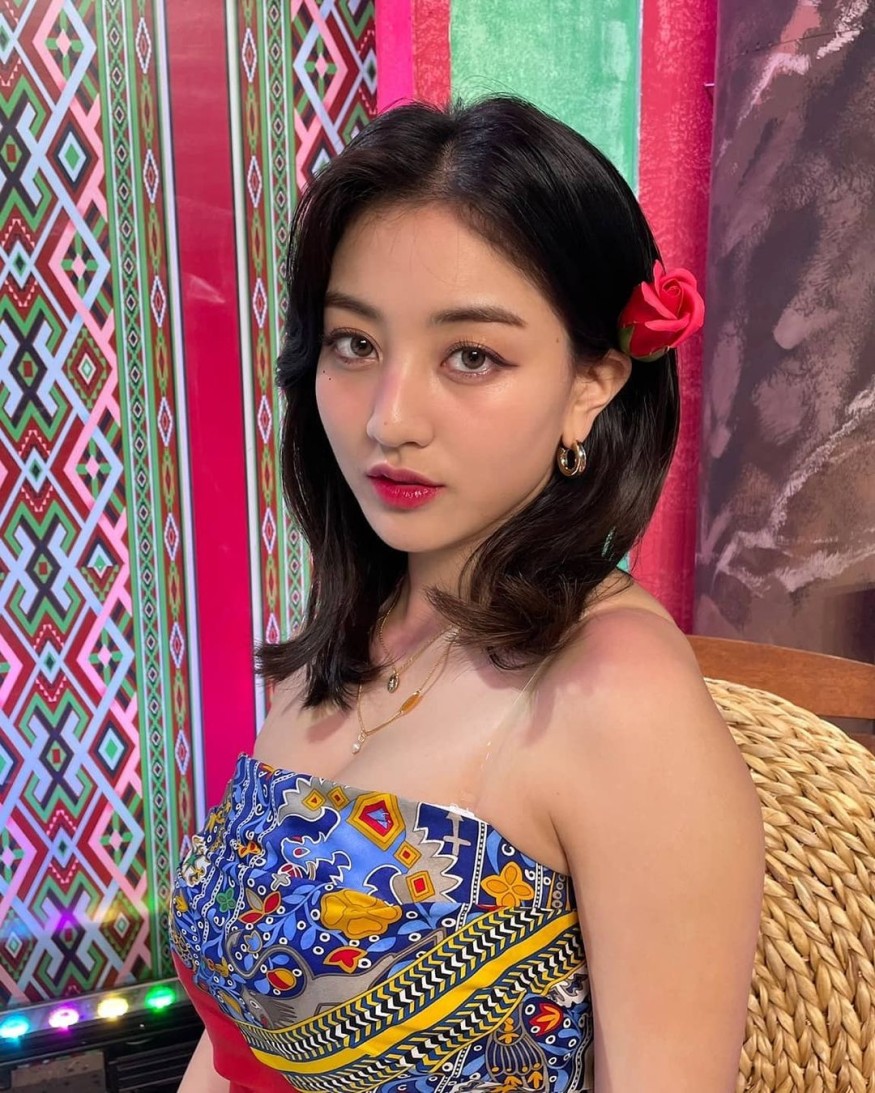 TWICE Jihyo, a flowery smile full of freshness... Perfect for volume