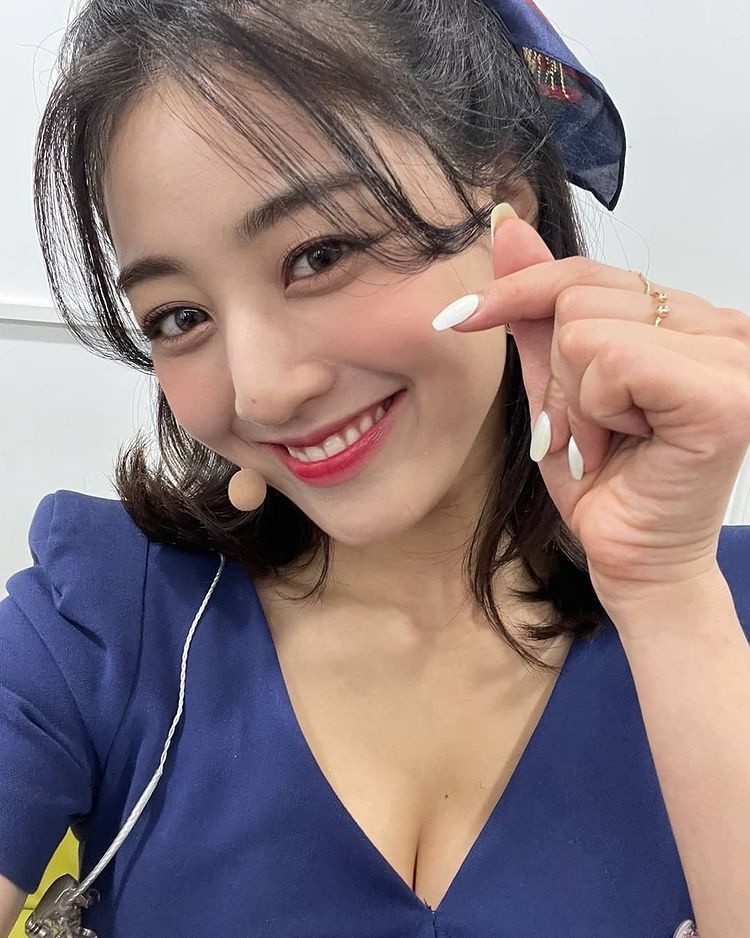 TWICE Jihyo, a flowery smile full of freshness... Perfect for volume