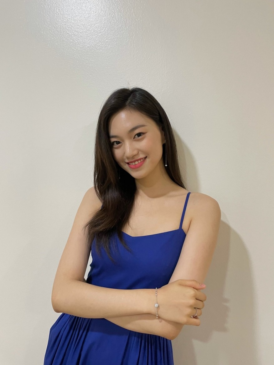 Kim Do-yeon, there was a reason for being Little Jun Ji-hyun.. Long straight hair, innocent beauty