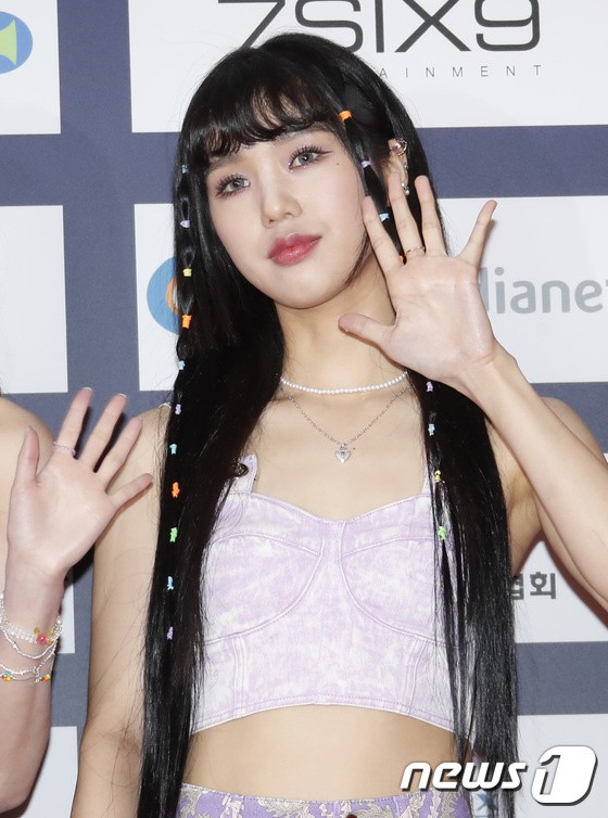 OH MY GIRL, lovely 'summer queen'