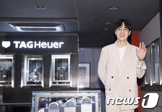 Lee Seok Hoon, soft smile