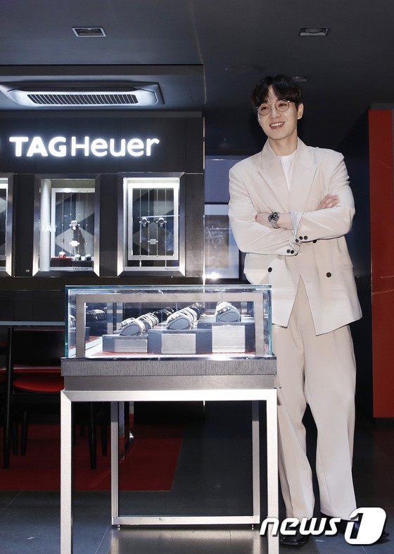 Lee Seok Hoon, soft smile