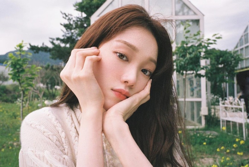 Lee sung kyung X Loco, collaboration worked... Duet song 'Love' topped the music charts