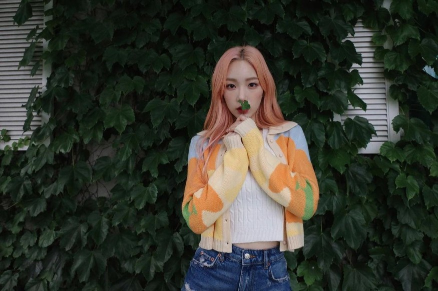 Taeyeon, heart sunglasses.. Super cool fairy visual