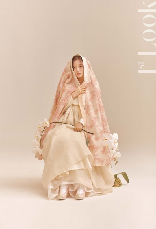 OH MY GIRL Arin Hanbok pictorial… Like role model Suzy