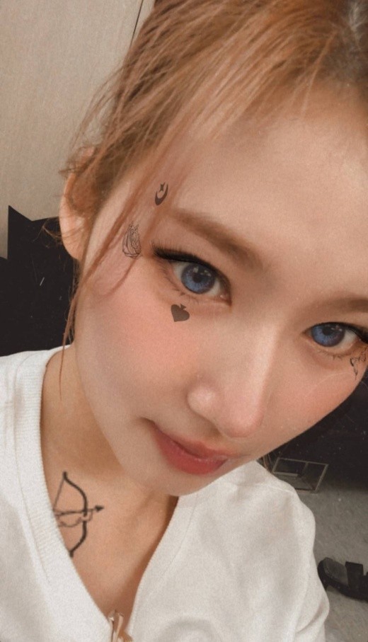 TWICE Sana, surprised by tattoos around her neck and eyes