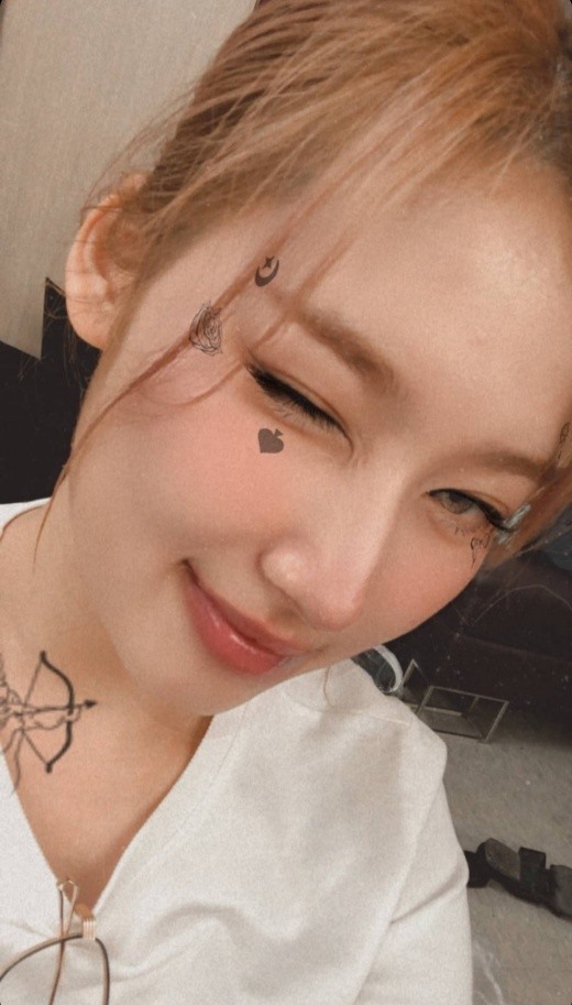 TWICE Sana, surprised by tattoos around her neck and eyes