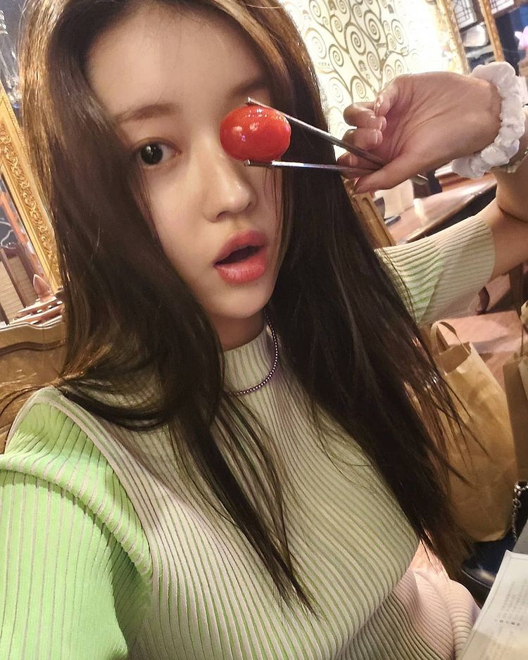 OH MY GIRL YooA, cute daily life
