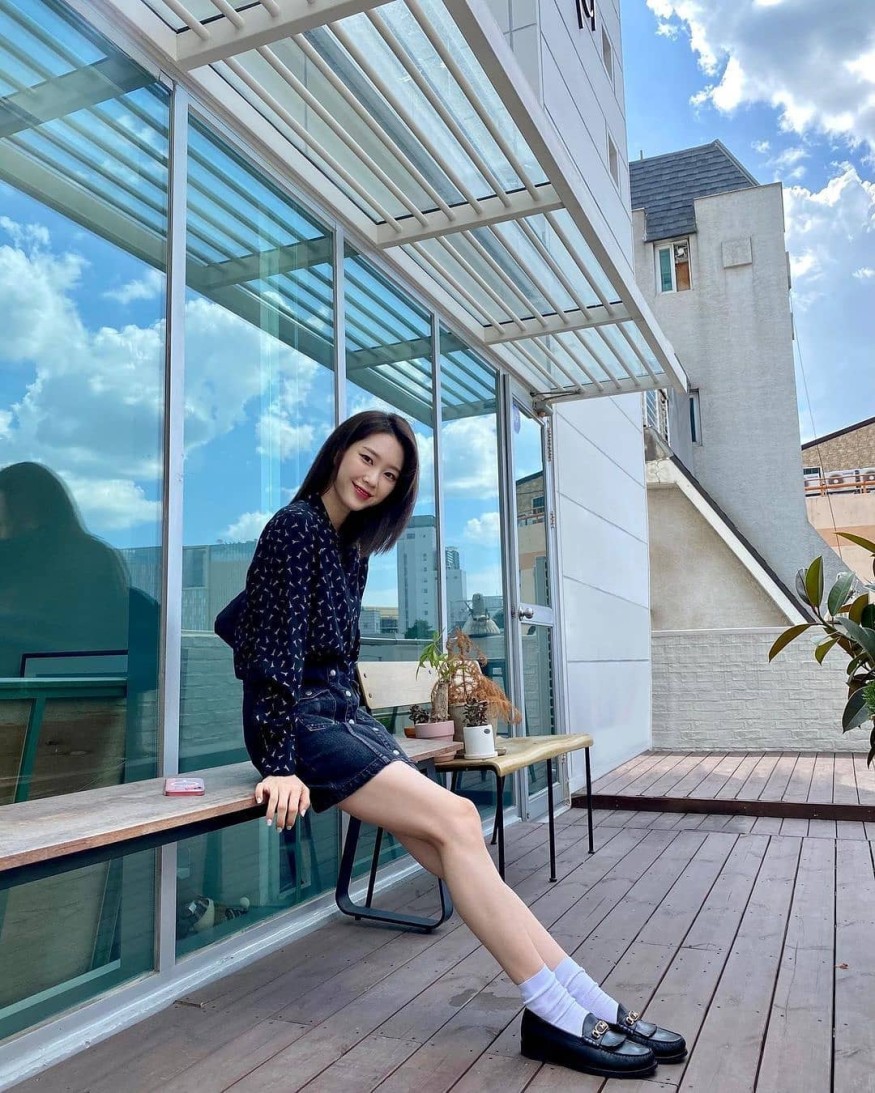 OH MY GIRL Jiho, proud of his cool legs... pure beauty