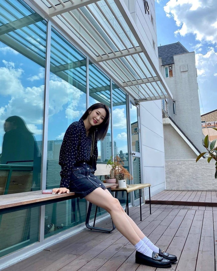 OH MY GIRL Jiho, proud of his cool legs... pure beauty