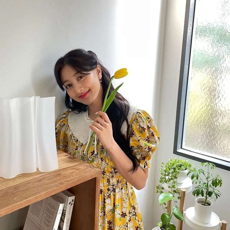 TWICE Jihyo, doll face and porcelain skin