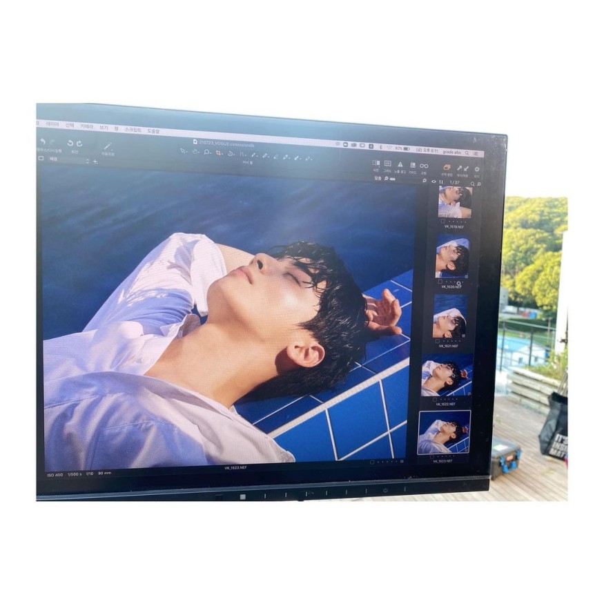 Cha Eun-woo, lying at an angle, 'You're the only one looking at me'