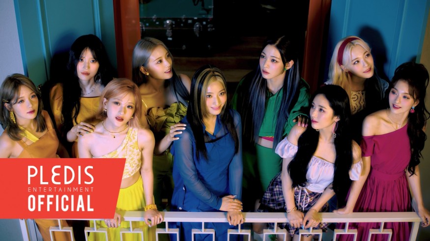 Fromis 9 meets fans ahead of 'Talk & Talk' release... Twitter Blue Room Sortie
