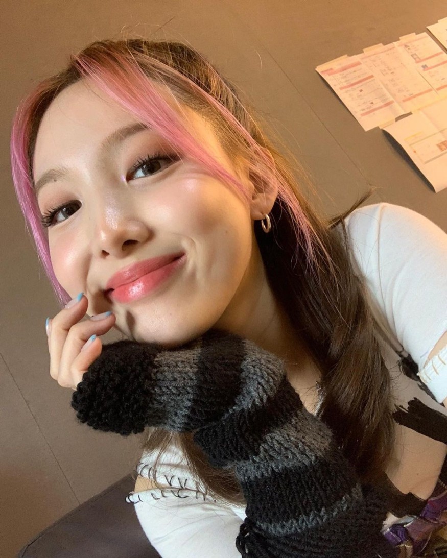 TWICE Nayeon, pink hair is pretty too