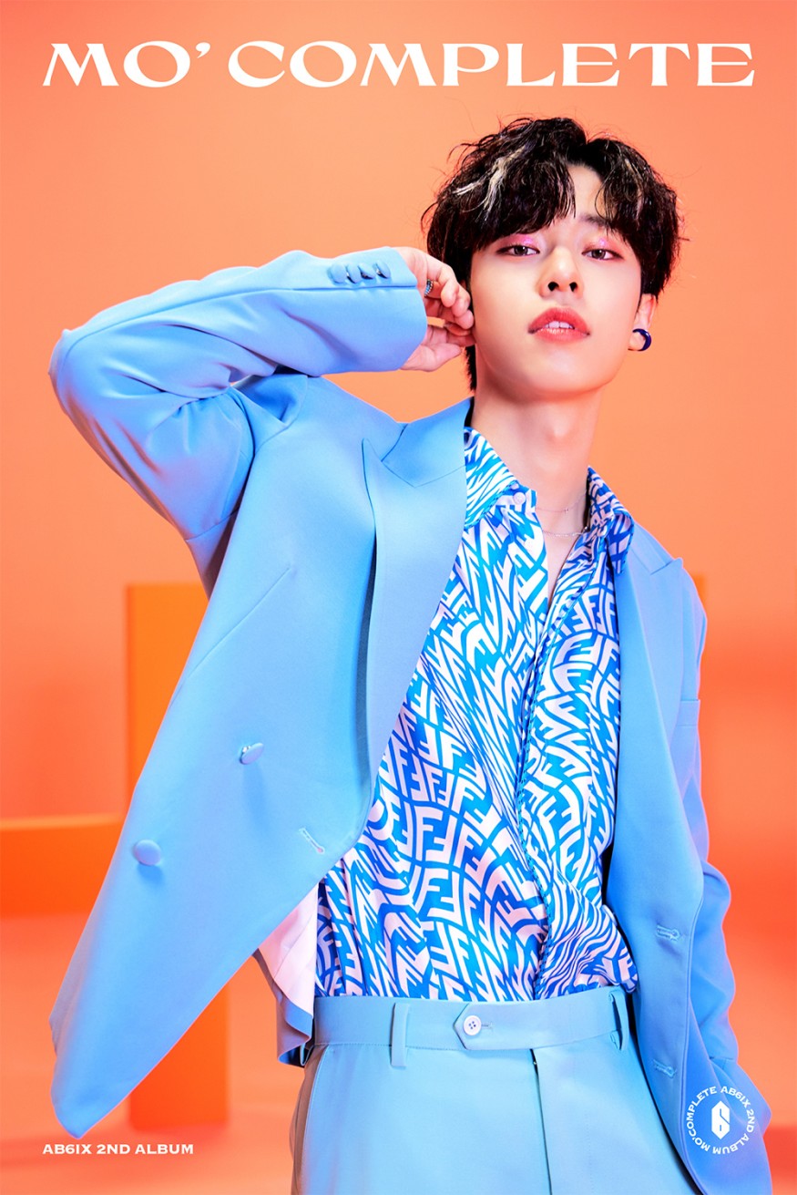 AB6IX, ‘MO’ COMPLETE’ first concept photo released… 4 person 4 color suit