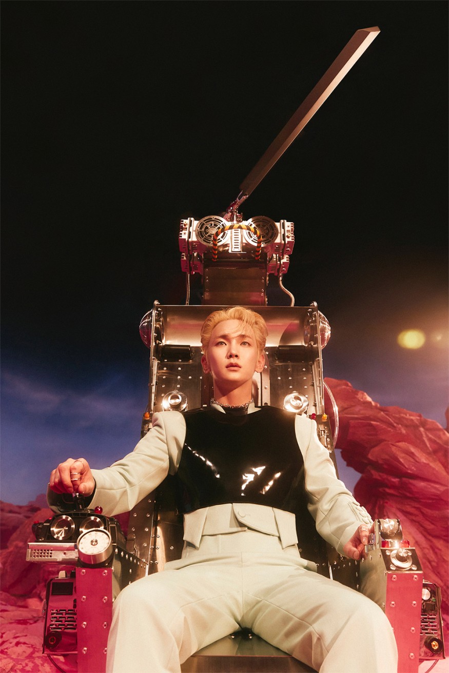 SHINee Key, charisma in a mystery atmosphere... 'BAD LOVE' teaser