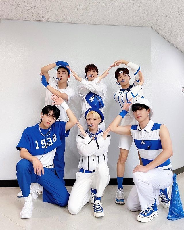 ONF pictorial “3 consecutive top music charts, happy to achieve goals”