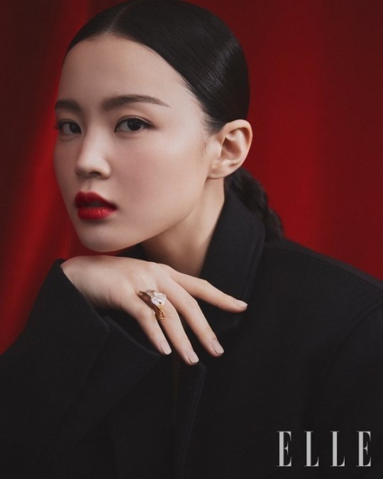 Lee Hi, red lipstick~