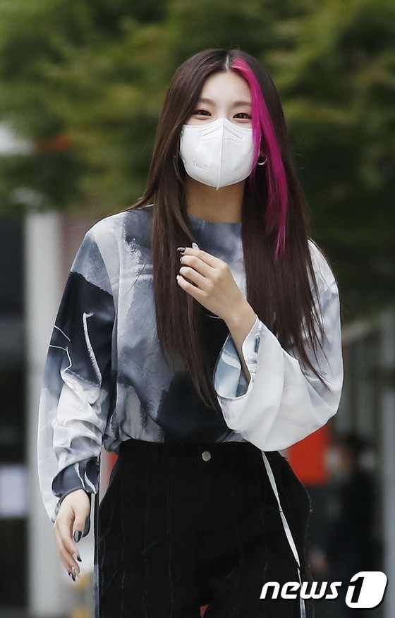 Spread of ITZY love virus