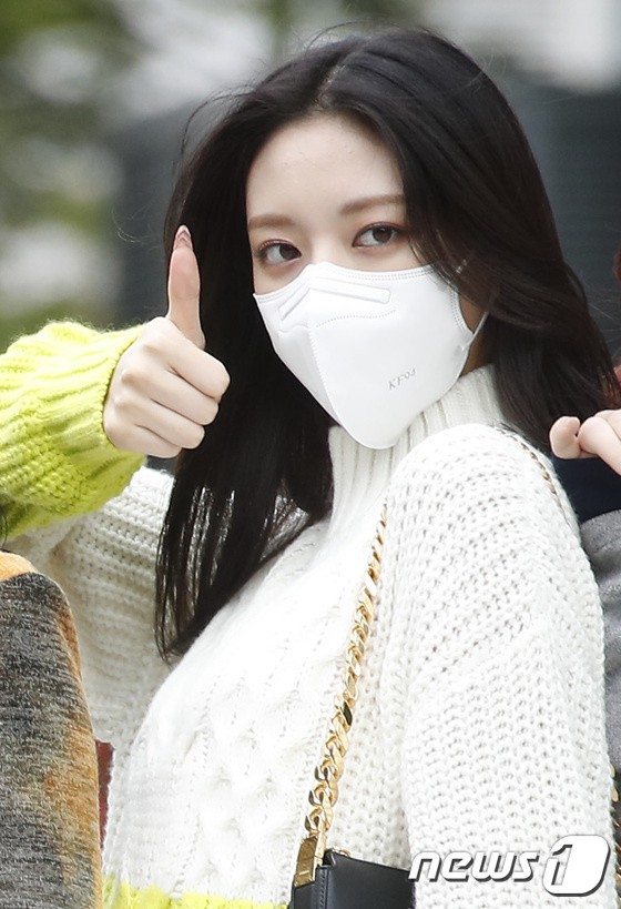 Spread of ITZY love virus