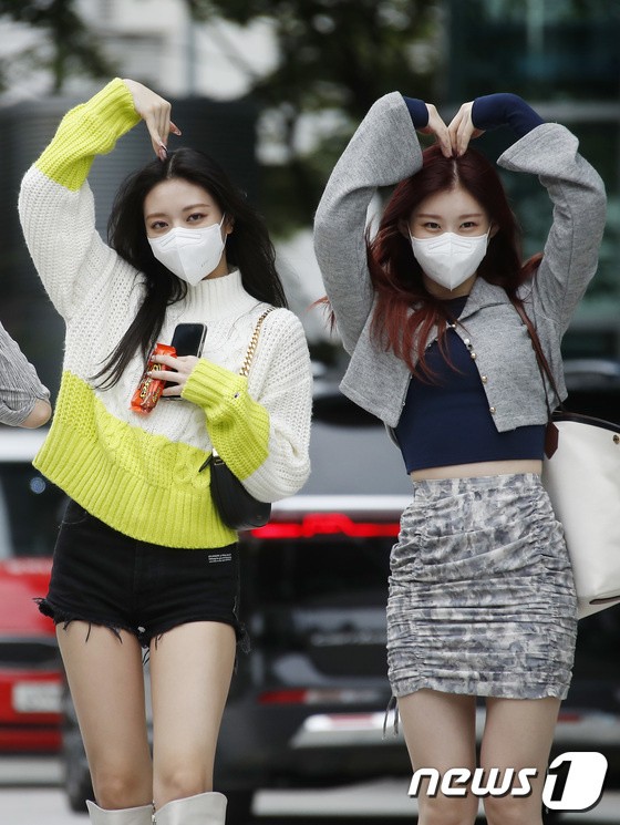 Spread of ITZY love virus