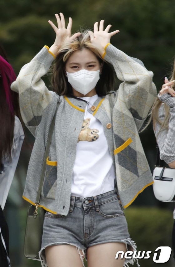 Spread of ITZY love virus