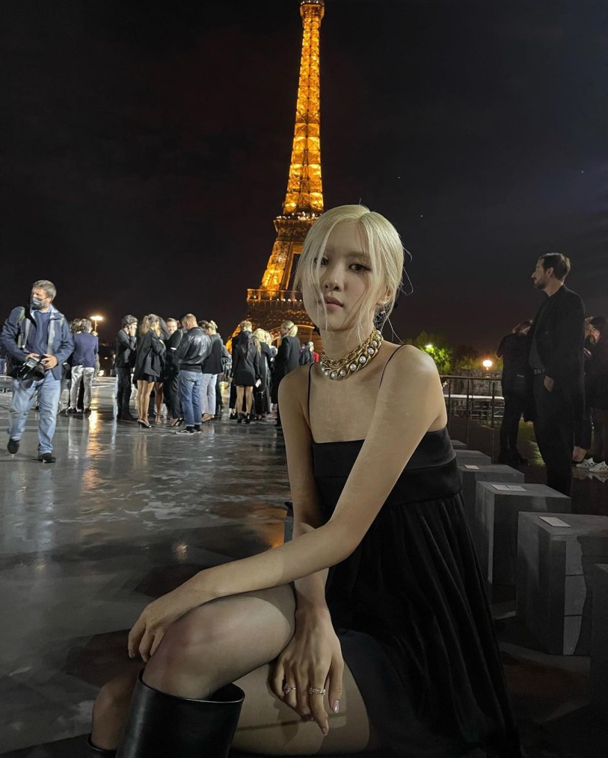 Rosé, with the background of the Eiffel Tower, a slender body…the existence is a luxury