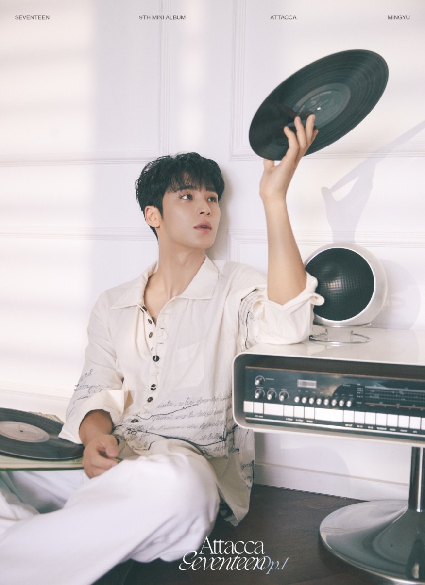 Seventeen, more mature beauty... 'Attacca' official photo
