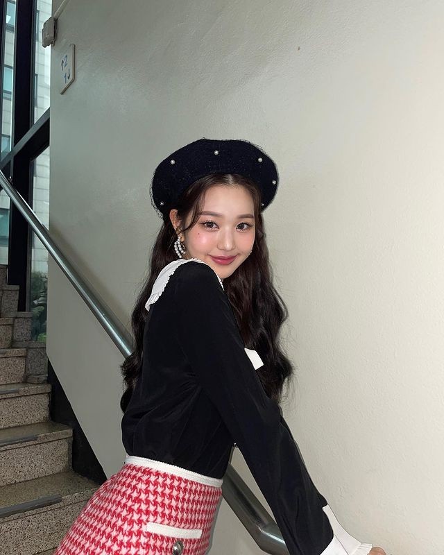 Jang Won-young, sweet visual... doll beauty