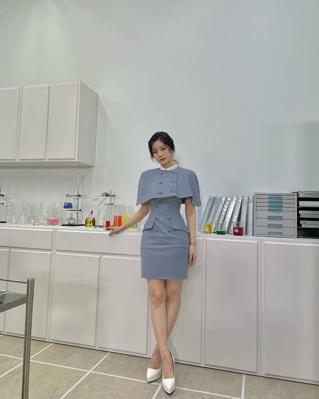 TWICE Dahyun, a fairy in a cape dress..Elegant loveliness