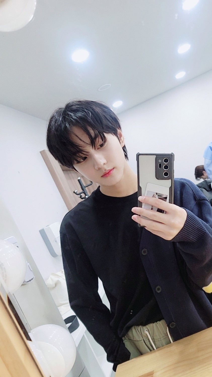 'Comeback' ENHYPEN "I'm excited and happy with the first regular release after debut... I'll do my best to prepare"