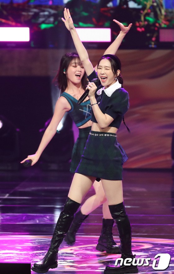 OH MY GIRL, the dazzling stage of fairies