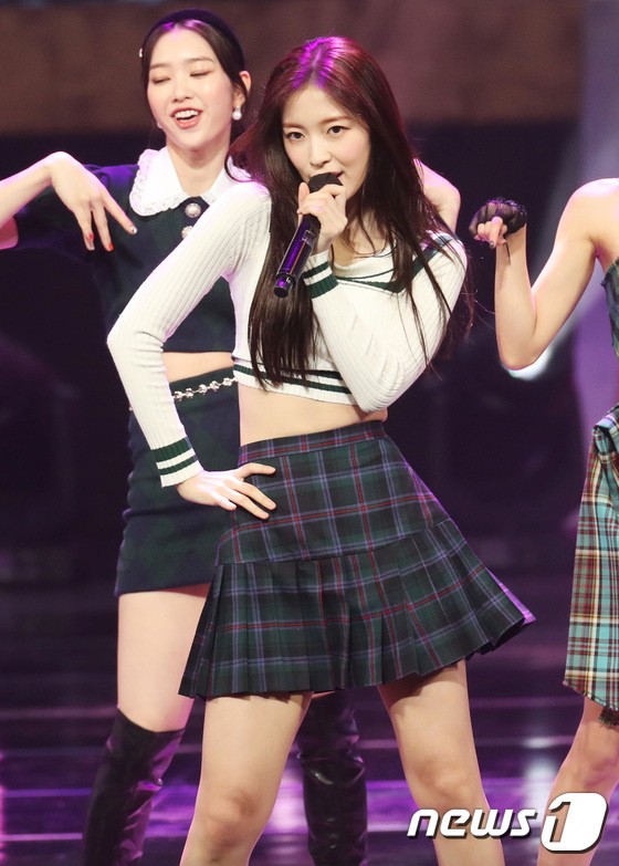 OH MY GIRL, the dazzling stage of fairies