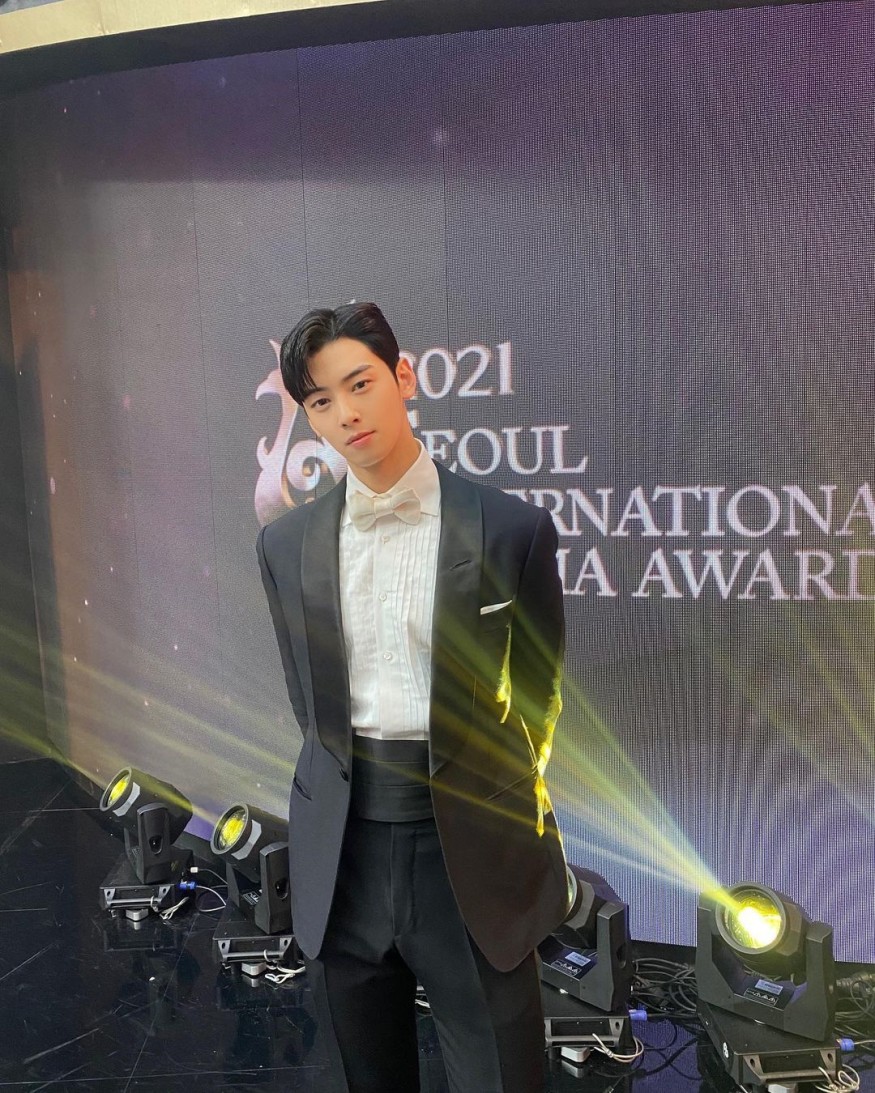 Cha Eun-woo, looks handsome even after cooking and cooking