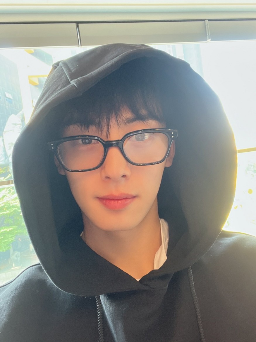 Cha Eun-woo, looks handsome even after cooking and cooking